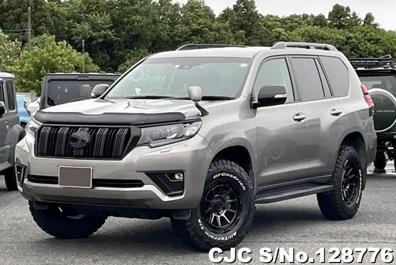 Toyota / Land Cruiser Prado 2023