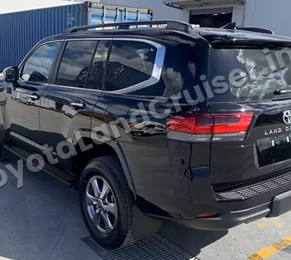 TOYOTA LANDCRUISER 300 SAHARA