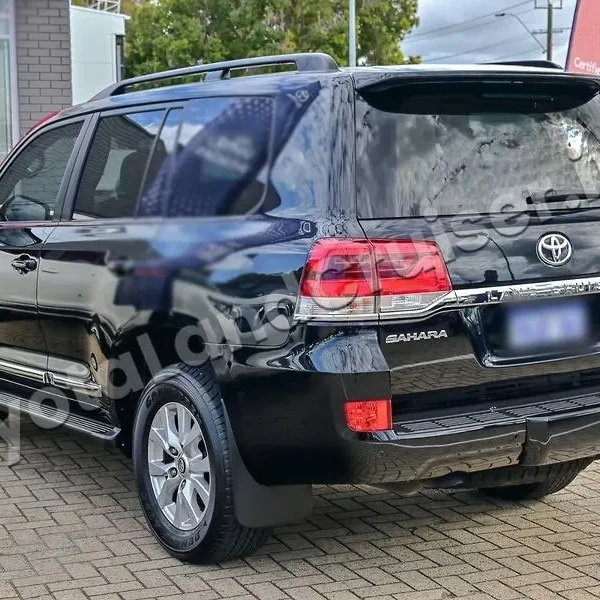 TOYOTA LANDCRUISER 200 SAHARA