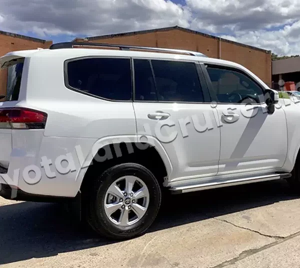 TOYOTA LANDCRUISER 300 GXL