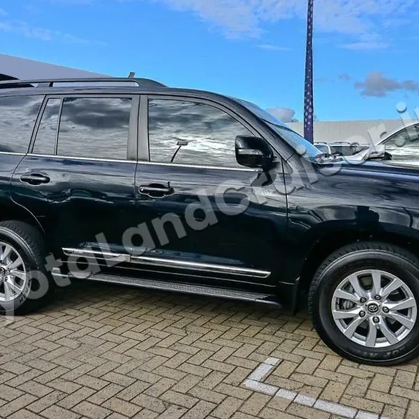 TOYOTA LANDCRUISER 200 SAHARA