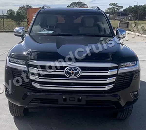 TOYOTA LANDCRUISER 300 SAHARA