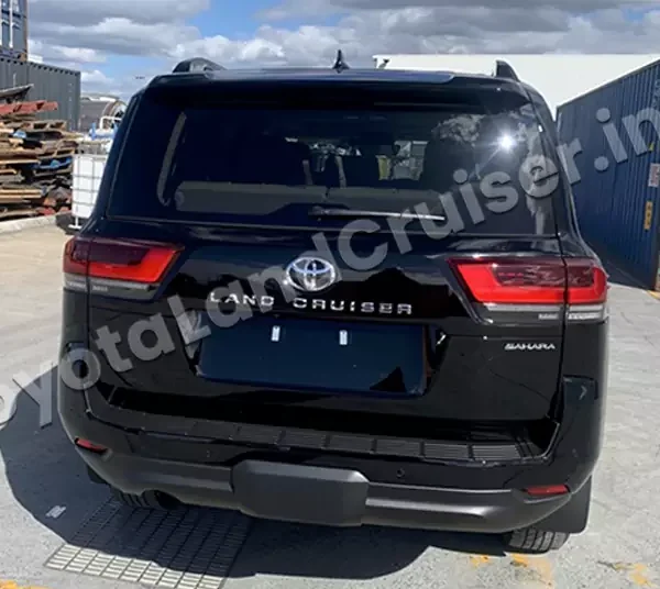 TOYOTA LANDCRUISER 300 SAHARA