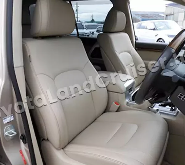 TOYOTA LANDCRUISER 200 AX-G