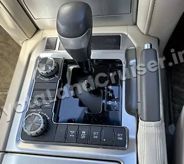 TOYOTA LANDCRUISER 200 AX